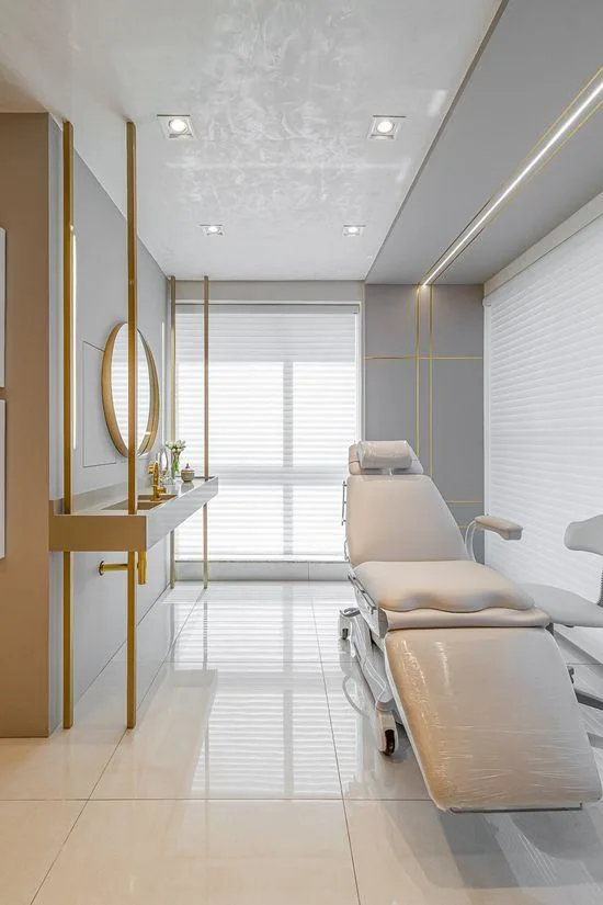 gesso-em-clinica-em-Aracatuba-com-iluminacao-equilibrada-e-ambiente-acolhedor-para-atendimento.